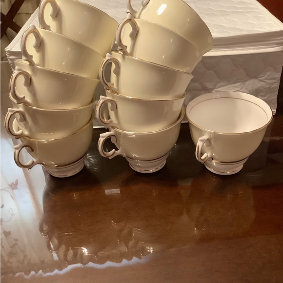 Colclough Bone China Tea Cups Lot of 11-Comes in Quilted Case - Picture 6 of 12
